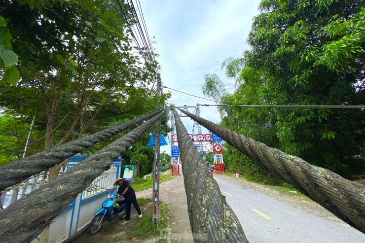 Cầu treo Sông Giăng: Người dân nơm nớp lo sợ dưới cây cầu già yếu