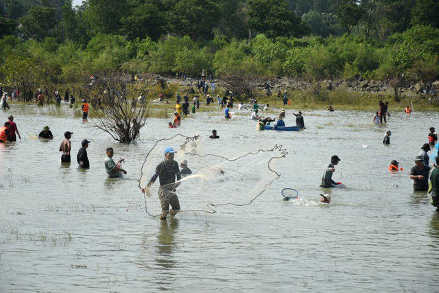 Muôn kiểu bắt cá