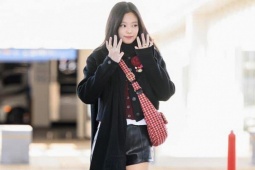 Jennie diện trang phục hơn nửa tỷ đồng ra sân bay tới dự Paris Fashion Week