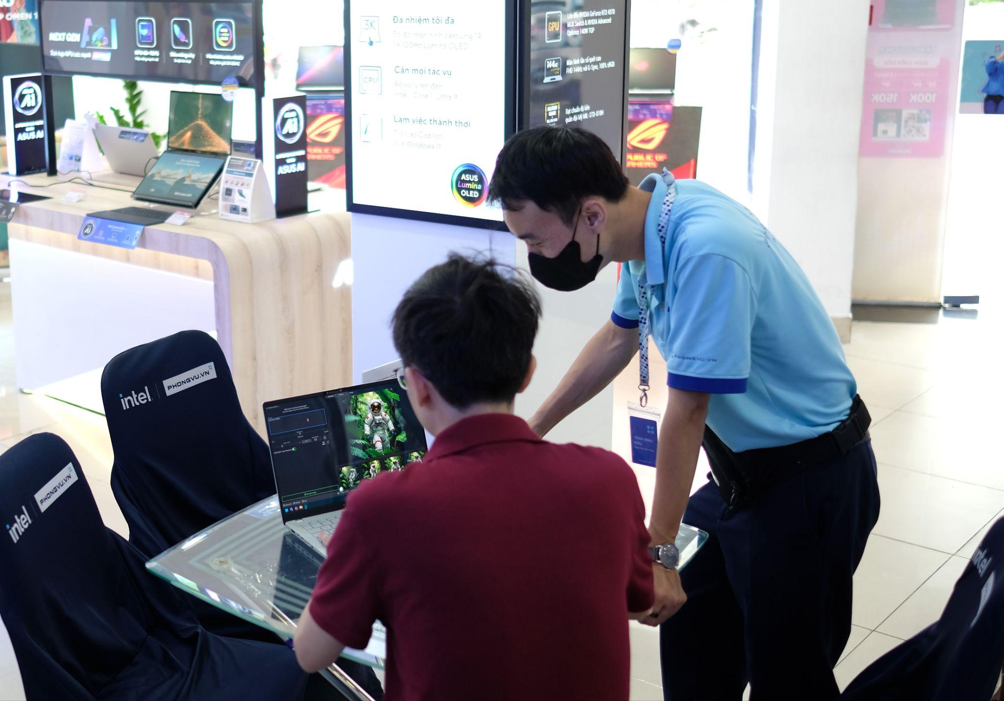 Phong Vũ giảm giá lên đến 5 triệu đồng cho sinh viên mua laptop.