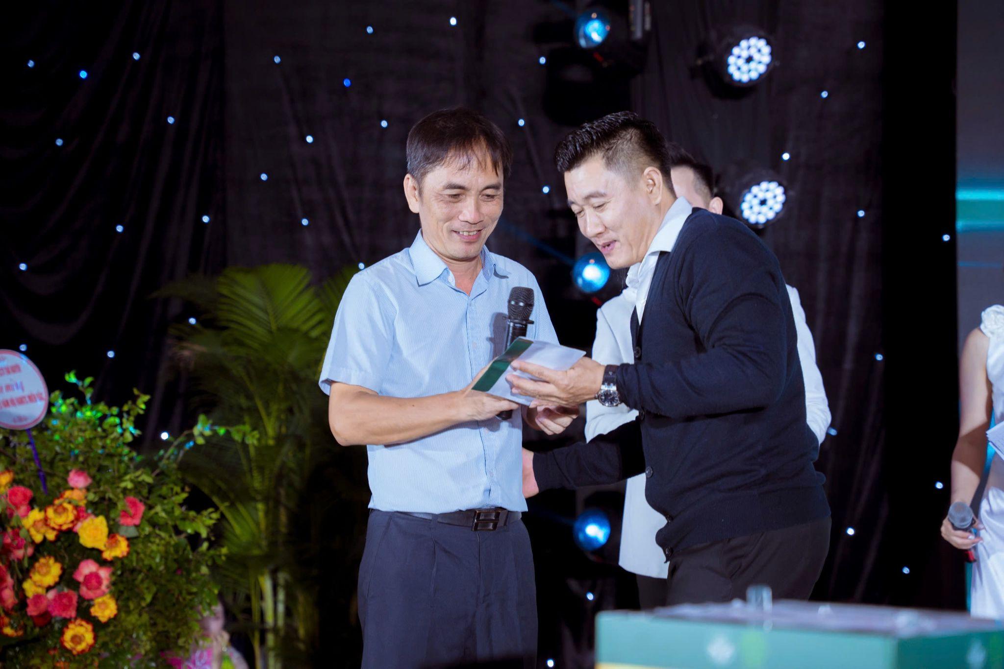 Chủ tịch hội đương nhiệm: Ông Đinh Cự Thành kêu gọi thiện nguyện giúp đỡ đồng bào miền bắc