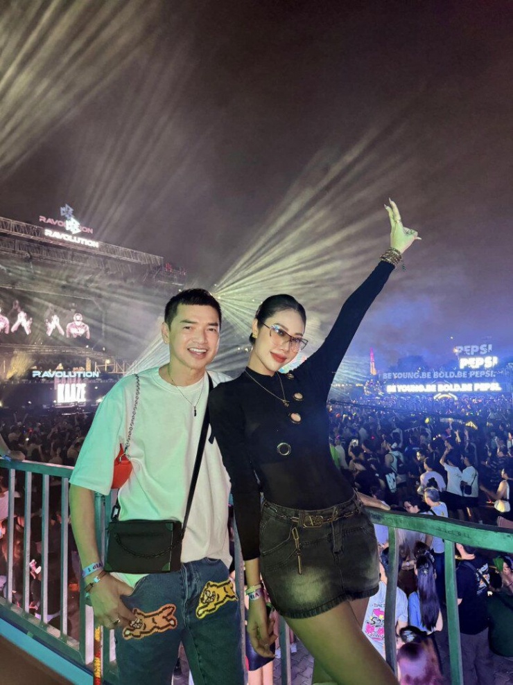 Hậu sinh nở, vợ kém 37 tuổi của Quang Minh lấy lại vóc dáng thon thả, chuẩn "gái 1 con mòn con mắt" - 2