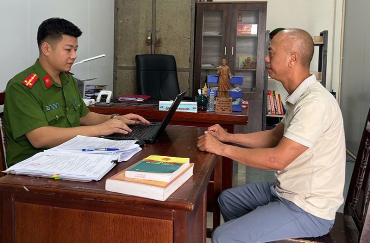 Bắt tạm giam 2 đối tượng trong vụ cháy xưởng phế liệu làm 6 người tử vong, 2 người bị thương - 1