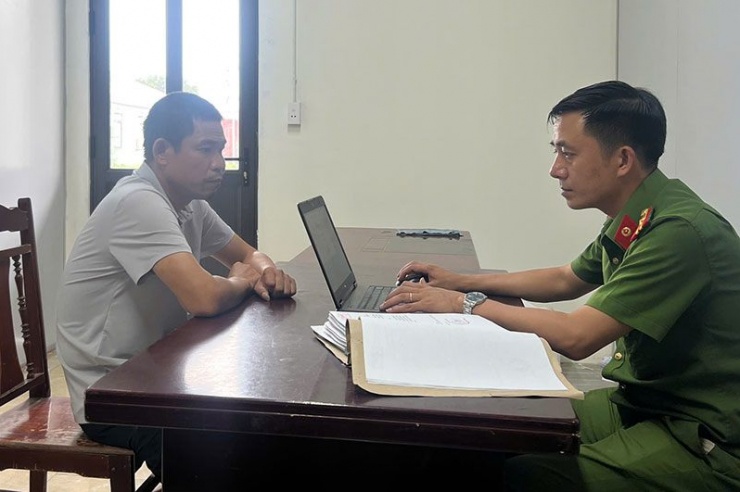 Cơ quan điều tra làm việc với các đối tượng.