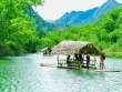 Du khách ngồi bè tre mê mẩn ngắm ‘Sa Pa thu nhỏ’ ở Thanh Hóa