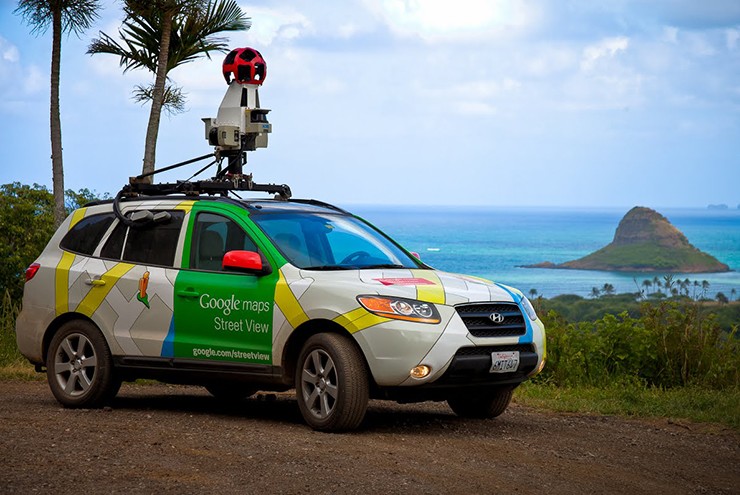 Một chiếc xe phục vụ thu thập dữ liệu cho "Chế độ xem phố" trên Google Maps.