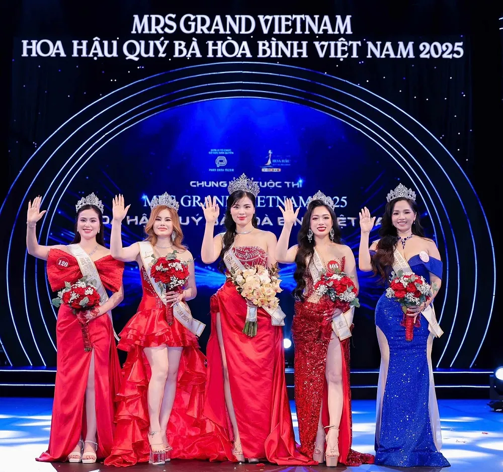 Top 5 của cuộc thi Mrs Grand Vietnam 2025.