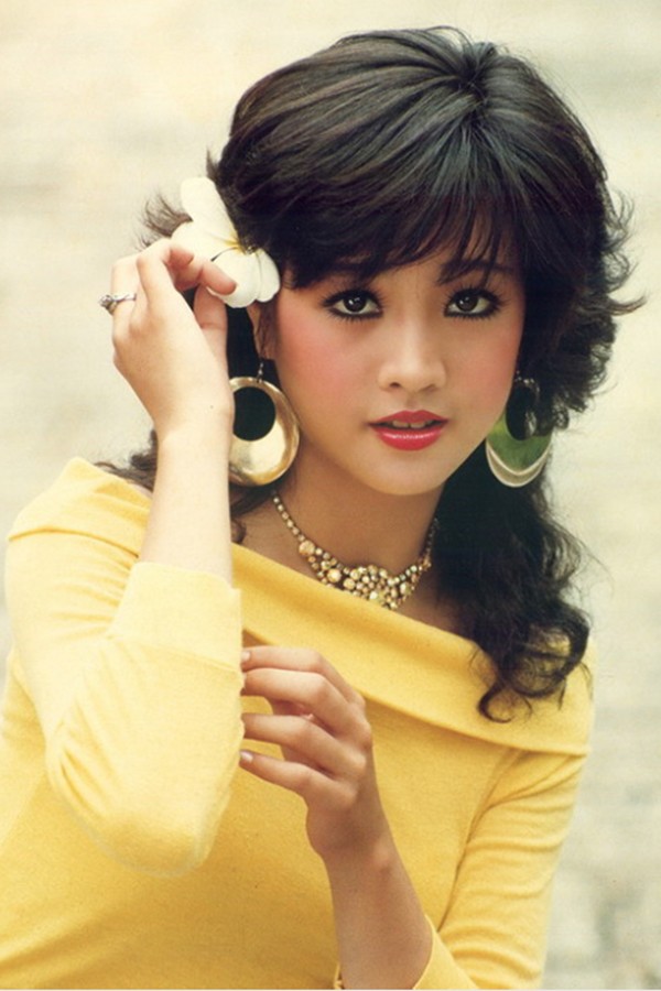 Cùng năm 1992, đạo diễn Lê Hoàng Hoa mời Mỹ Duyên đóng vai nhỏ trong phim cổ trang 