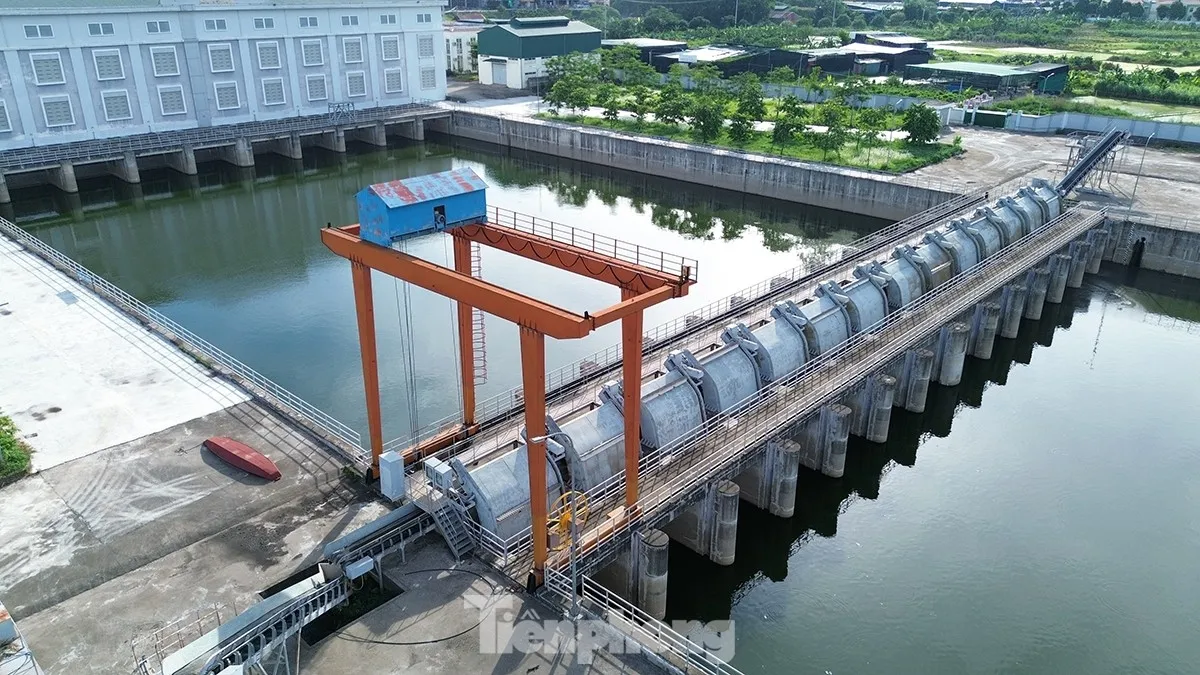 Cận cảnh những trạm bơm chống ngập cho thành phố Hà Nội - 12