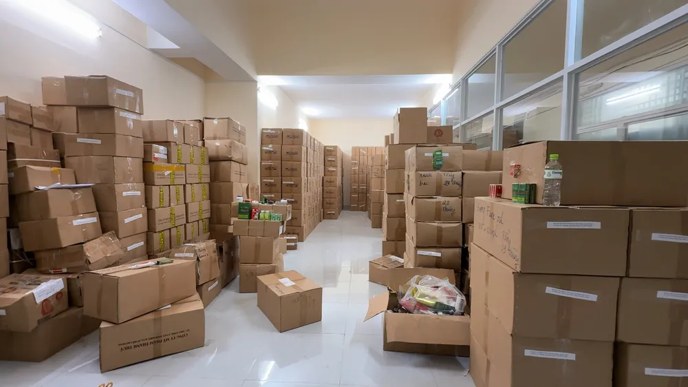 Số lượng lớn tang vật bị công an thu giữ. Ảnh: CA