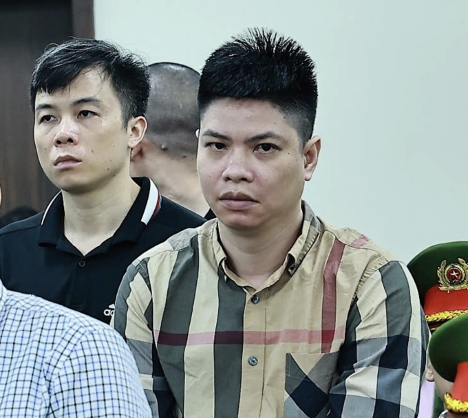 Hà Minh Đức (hàng trước) tại tòa. Ảnh: Danh Lam
