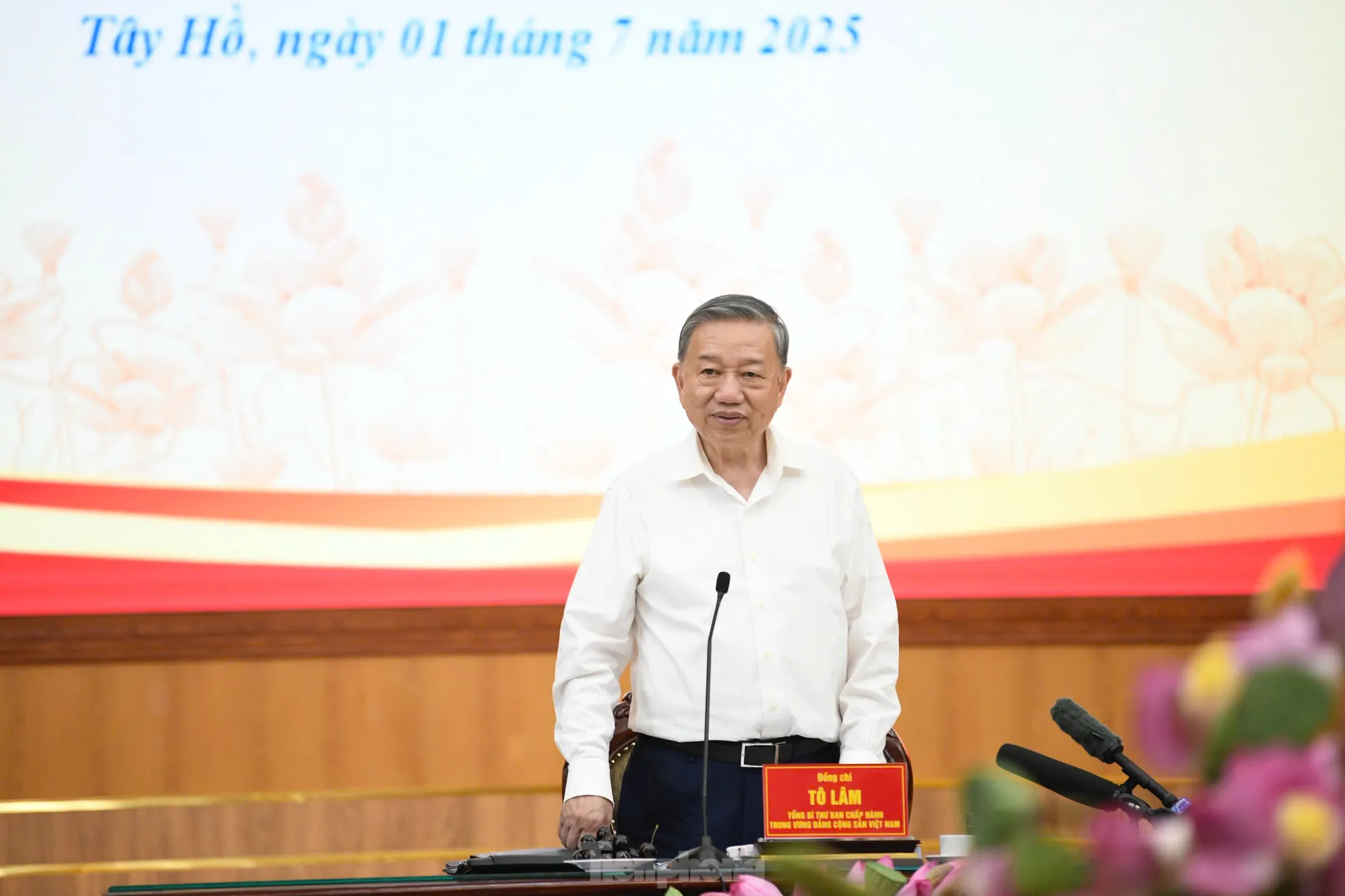 Tổng Bí thư: Công chức phường thấy dân khó khăn phải lao đến hỗ trợ - 1