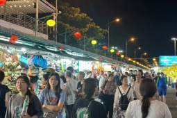 Khách nói ' run sợ ' khi đến Nha Trang bị cùm khóa xe, CSGT nói gì?