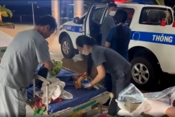 Sản phụ sinh con trên xe đặc chủng của CSGT