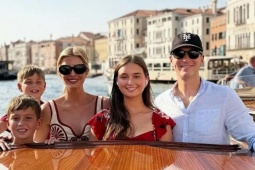 Con gái 14 tuổi của Ivanka Trump gây sốt khi cao gần bằng mẹ