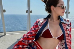 Chi Pu gây ngỡ ngàng khi diện bikini khoe  ' cực phẩm '  nhan sắc