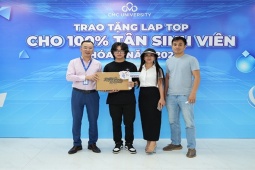 Trường Đại học CMC tặng laptop cho tân sinh viên cùng quỹ học bổng 96 tỷ đồng