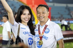HLV vô địch V-League tạm gác " đêm tân hôn " , bay gấp đi Nhật Bản tầm sư học đạo