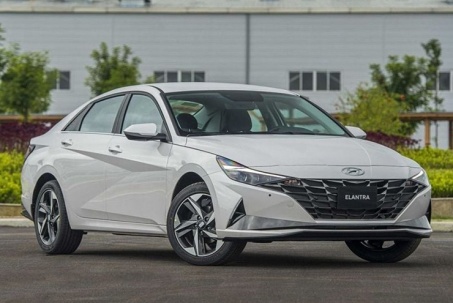 Giá xe Hyundai Elantra lăn bánh kèm ưu đãi tháng 7/2025