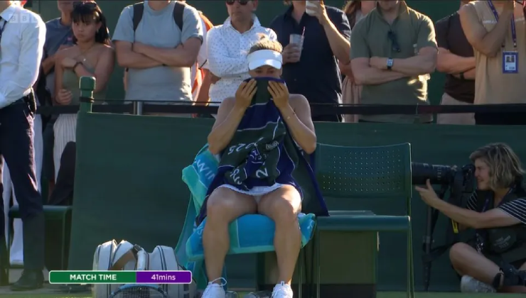Putintseva bật khóc vì thua "trắng"