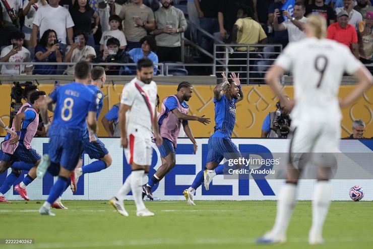 Al Hilal gây sốc khi loại Man City
