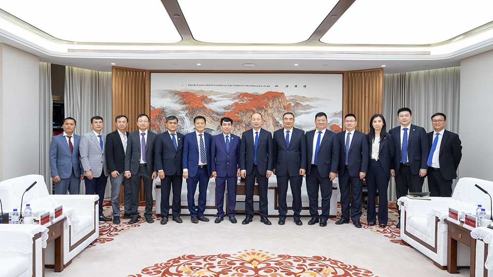 Đoàn công tác Petrovietnam và Lãnh đạo Tập đoàn CNCEC chụp ảnh lưu niệm sau buổi làm việc