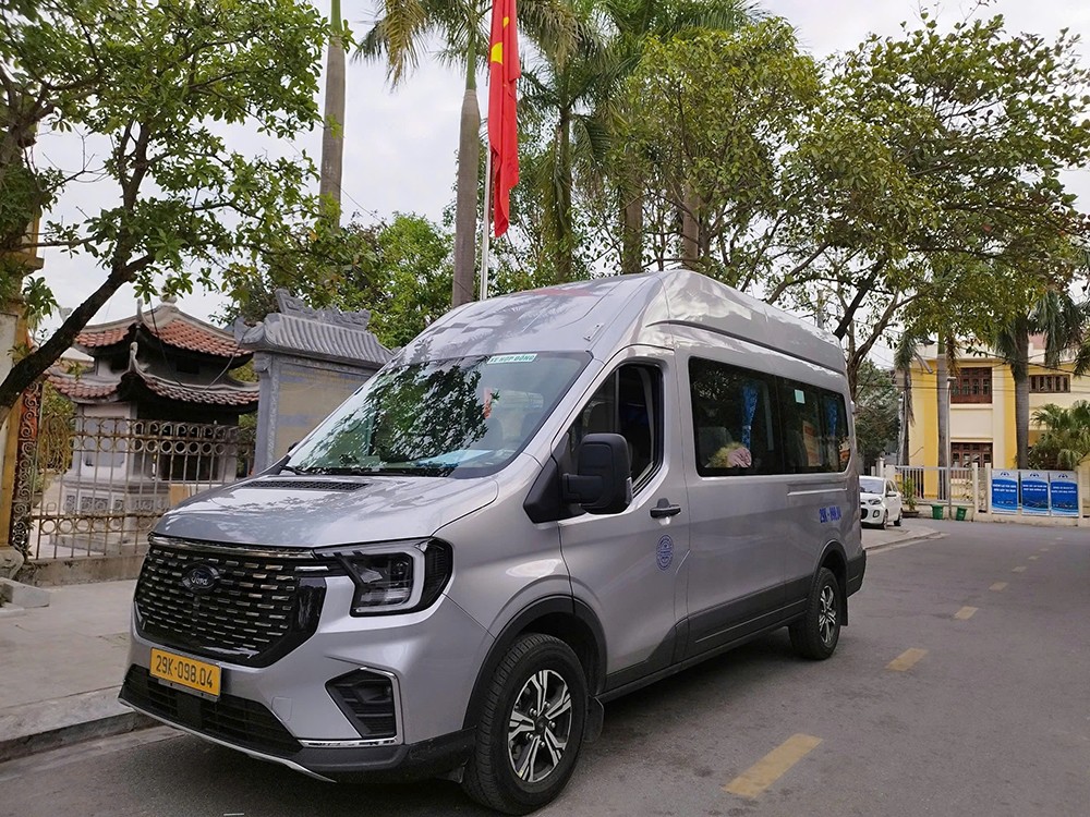 Thuê xe 16 chỗ giá rẻ tại Hà Nội – dịch vụ chuyên nghiệp cùng Vạn An - 4