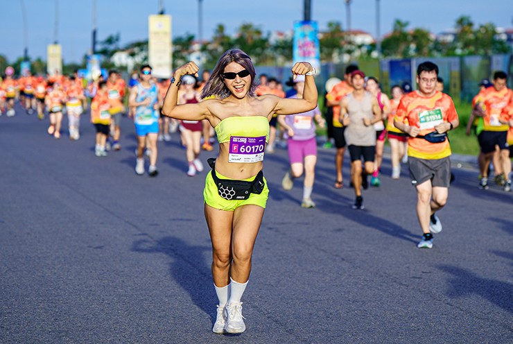 Người đẹp gymer gây ồn ào làng chạy bộ VN: Trâm Anh tranh cãi, Ngọc Lan thân hình “vệ nữ” - 3