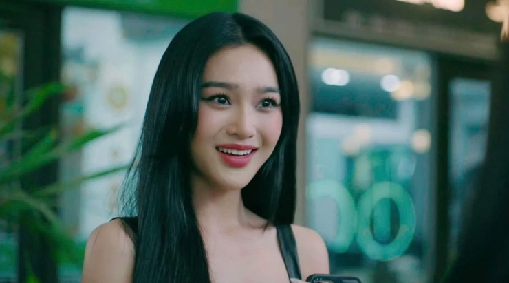 Thể hiện vai ''tiểu tam'' Anh Thu của series Chúng ta của 8 năm sau (phần hai), Cù Thị Trà khiến khán giả ''ghét''. Nhân vật mang vẻ ngoài quyến rũ, tính cách lẳng lơ, thủ đoạn, có hành động phá hạnh phúc gia đình của Tùng (B Trần) và Nguyệt (Quỳnh Kool). Các phân đoạn về Anh Thu hút nhiều bình luận, được chia sẻ nhiều trên mạng xã hội.