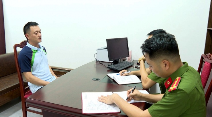 Vi "ngộ" bị bắt tạm giam để phục vụ công tác điều tra. Ảnh: CACC