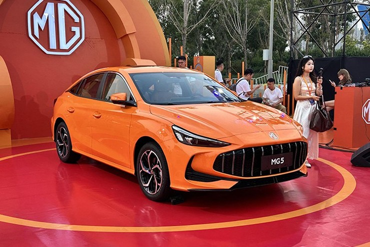 MG5 2026 ra mắt, sedan cỡ C giá từ 218 triệu đồng