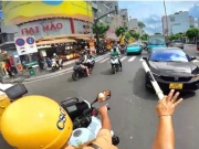 Tin tức trong ngày - Video CSGT Bàn Cờ dẫn đường hỗ trợ đưa người dân đi cấp cứu