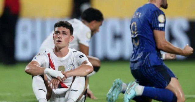 Bất ngờ với số tiền Chelsea, Man City kiếm được...