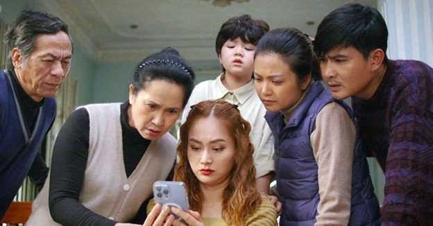 Sau Gia Đình Mình Vui Bất Thình Lình thì Lan Phương tạm dừng sự nghiệp để sinh con.