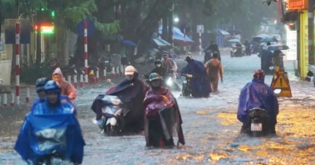 Vì sao mưa lớn ngày càng dữ dội ở Việt Nam?