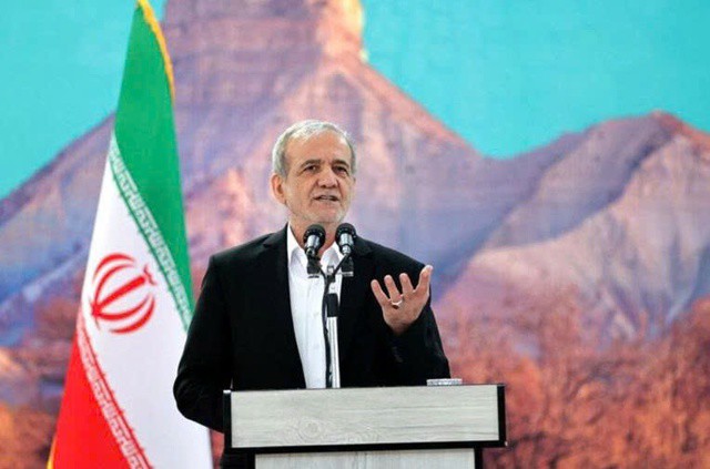 Tổng thống Iran Masoud Pezeshkian phát biểu trong một cuộc họp tại Ilam, Iran, ngày 12/6 tháng 6 năm 2025. (Nguồn: WANA)