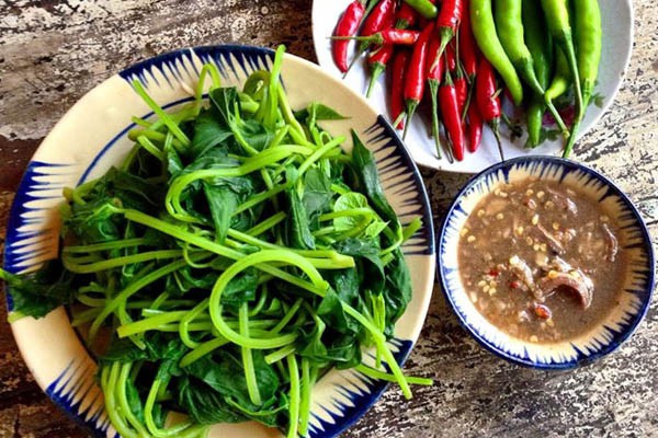Không chỉ giúp nhuận tràng, loại rau rẻ tiền bán đầy chợ này còn giúp ngủ ngon, giảm stress hiệu quả - 2