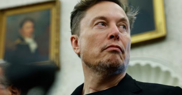 Elon Musk và cuộc chiến chính trị đang nhấn chì...