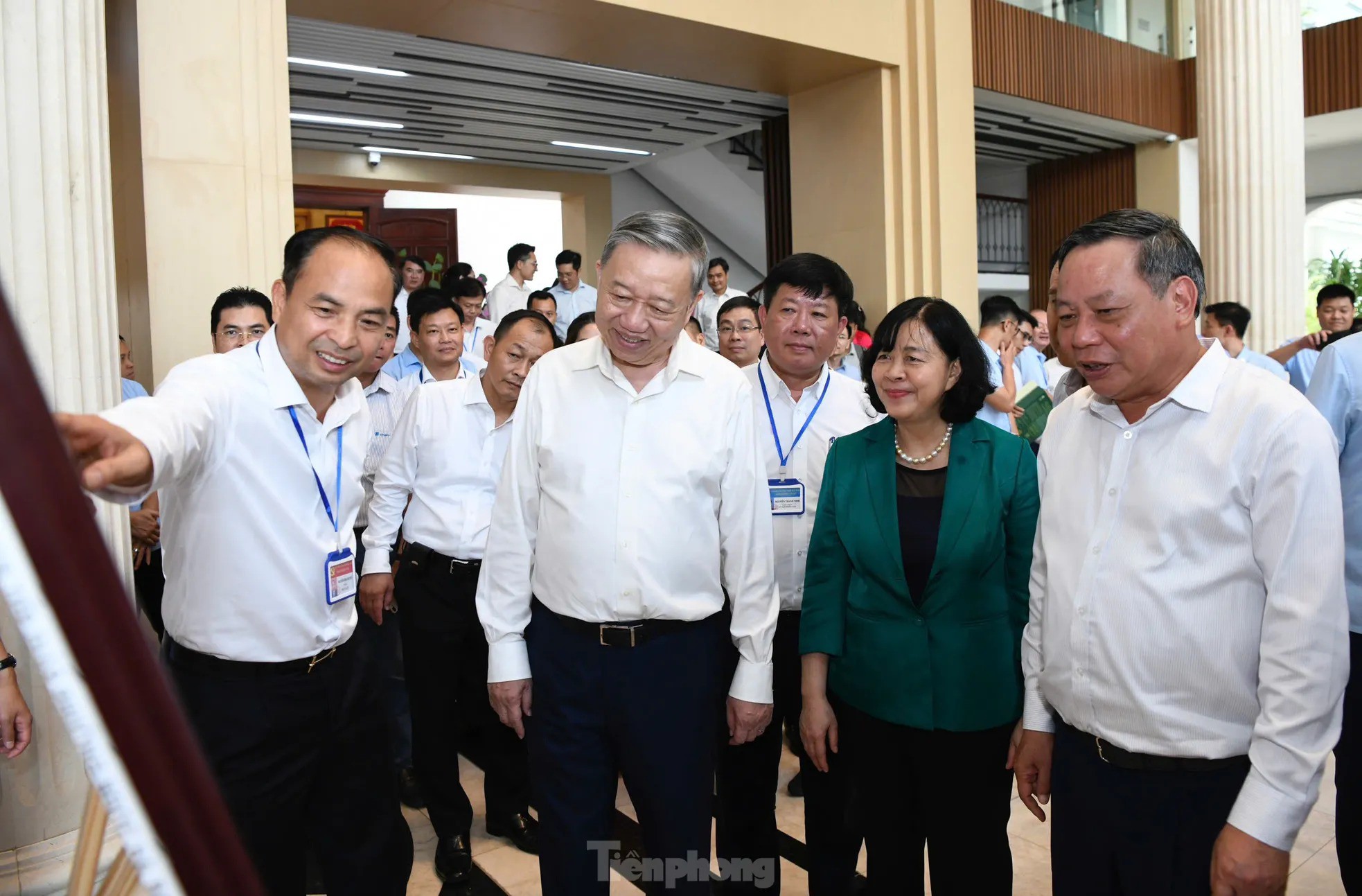 Tổng Bí thư: Công chức phường thấy dân khó khăn phải lao đến hỗ trợ - 6