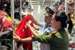 9X Bắc Giang làm chủ kho hàng hơn 35.000 bộ quần áo giả mạo nhãn hiệu nổi tiếng