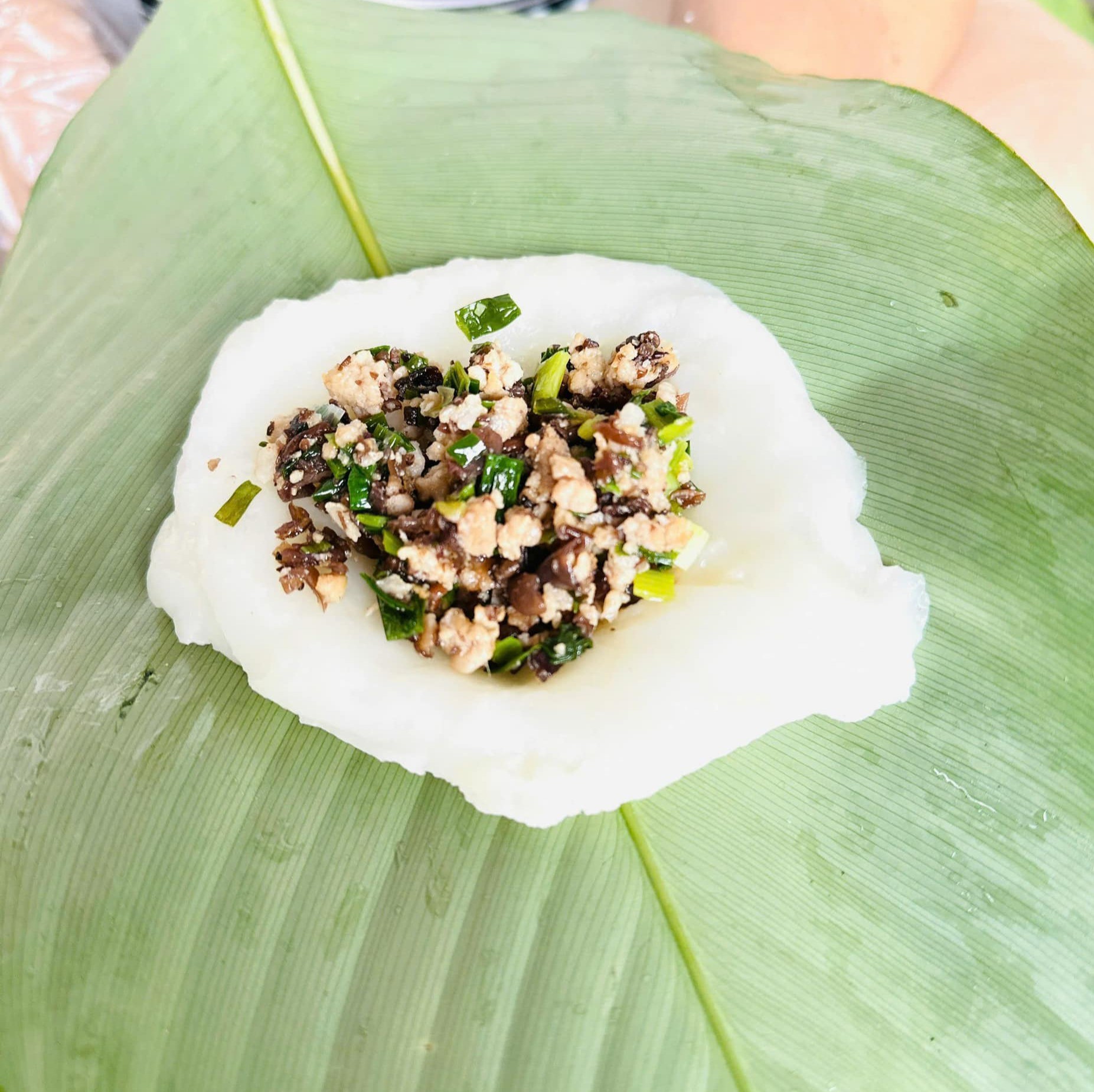 Đặc sản trong mâm cỗ ở Phú Thọ &#39;nhìn tưởng bánh trôi&#39;, ăn mềm thơm, dễ gói phần - 5