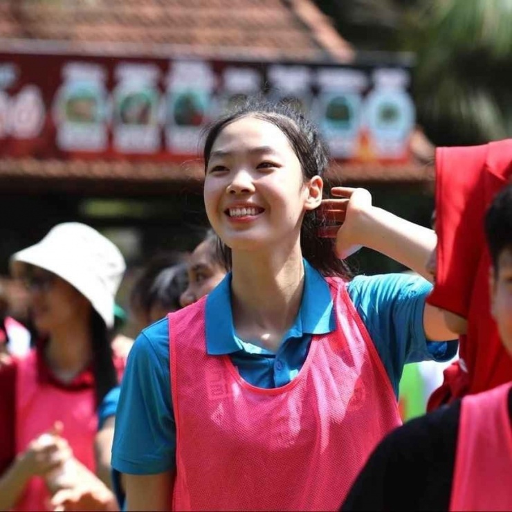 Quỳnh Hương từng góp mặt đội hình tuyển bóng chuyền nữ U20 Việt Nam năm 2024 thi đấu tại giải trẻ U20 châu Á 2024, qua đó giành được suất dự giải bóng chuyền nữ trẻ U21 thế giới 2025.