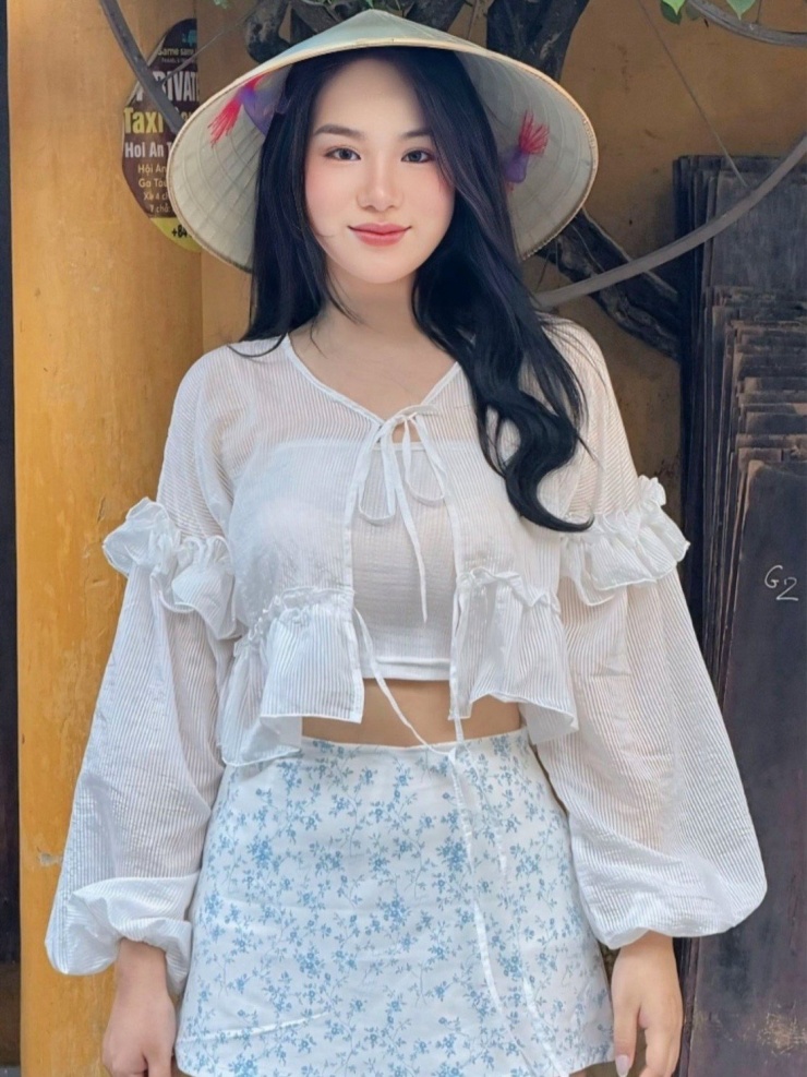 Kim Chi chia sẻ, đây là cột mốc quan trọng với con gái chị vì sắp hoàn tất chương trình đại học, bắt tay thực hiện những dự định ấp ủ.