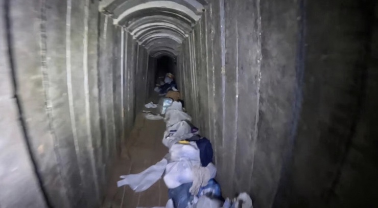 Bên trong đường hầm của Hamas. Ảnh: IDF