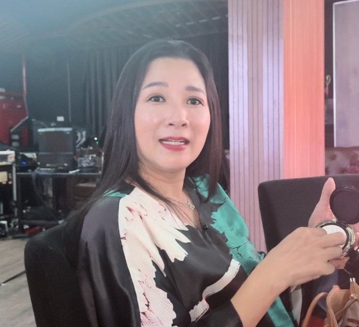 Nghệ sĩ Thanh Thanh Hiền đến ủng hộ hậu bối.