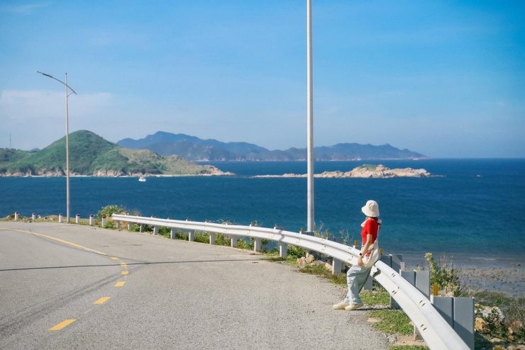 Vĩnh Hy đẹp say đắm lòng người. Ảnh Phương Tali