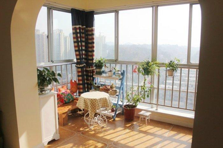 Tuy nhiên, không ít người cho rằng việc chi tới 255 triệu đồng để trang trí một căn hộ đi thuê là khá tốn kém và bất hợp lý.
