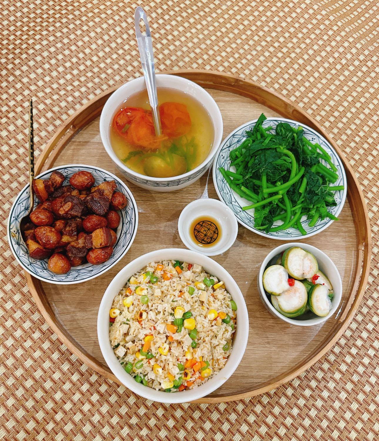 Cơm rang thập cẩm - Thịt kho trứng cút - Rau bí luộc - Cà muối