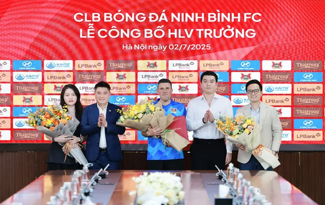 Sự kiện cũng chính thức ra mắt Ban lãnh đạo Ninh Bình FC mùa giải V.League 2025/26