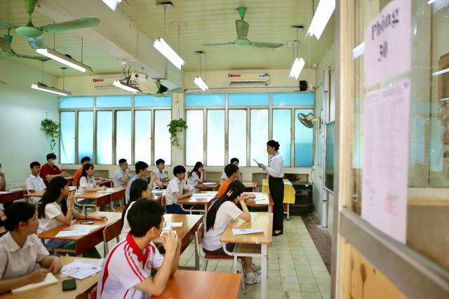 Thí sinh dự thi lớp 10 tại Hà Nội.